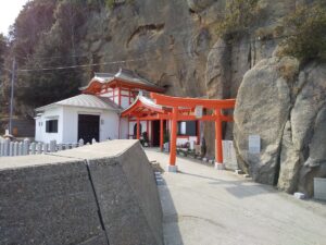 小豆島江洞窟